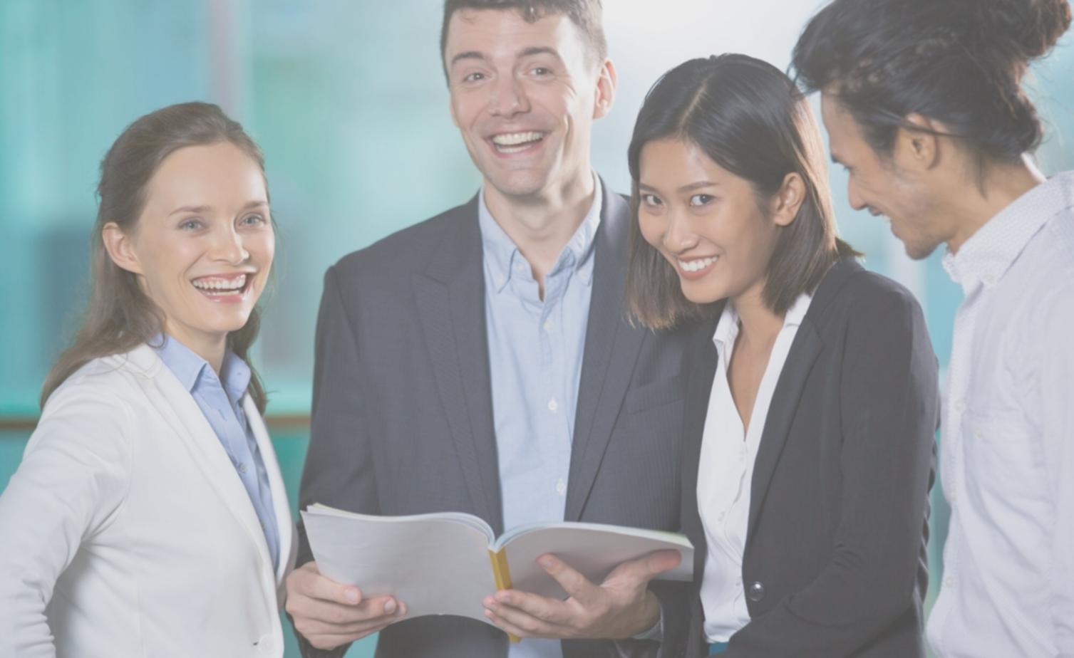 Pemodelan skenario untuk ekspansi bisnis retail